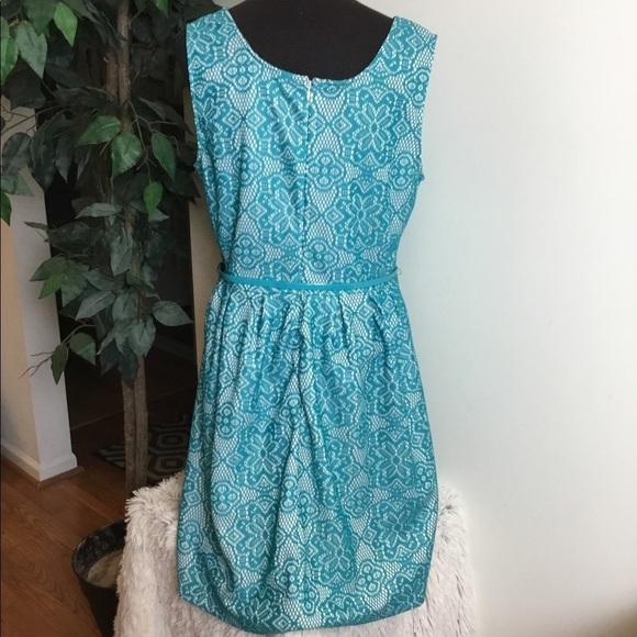 George teal and white belted sleevesless dress
Woman’s size XL 16-18 - Picture 11 of 16